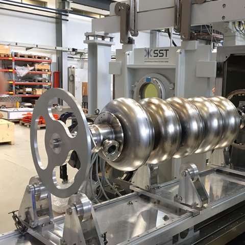 Hohlraumresonatoren benötigen extrem präzise Schweißverbindungen – möglich macht das SST.