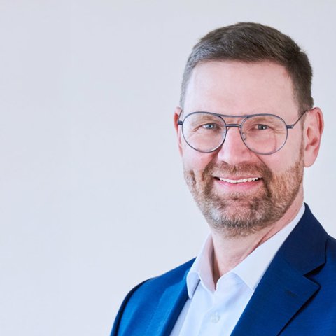 MARK LOHWEBER, Vorstandsvorsitzender, adesso SE